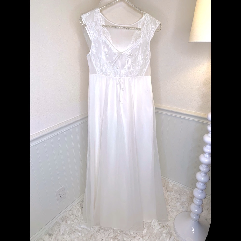 Vintage Elegant floor night gown